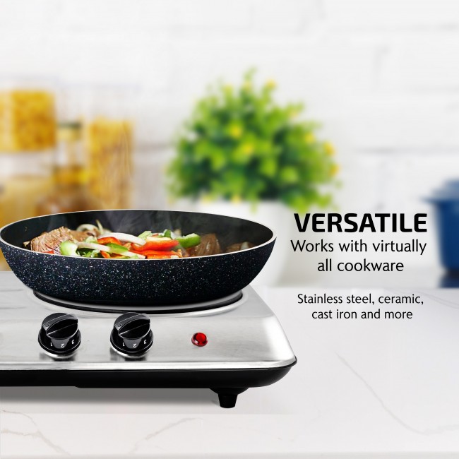 OVENTE Electric Countertop Double Burner, 1700W Cooktop with 7.25 and  6.10 Cast Iron Hot Plates, Temperature Control, Portable Cooking Stove and  Easy to Clean Stainless Steel Base, Black BGS102B 