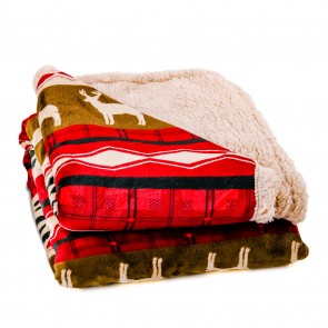 Ovente Comfortable Throw Blanket, Size 60 x 50 Inch, 100% Polyester Machine Washable, Super Soft Cozy Luxury Sherpa Ultra Plush, Great for Warming Up, Holiday-Reindeer Pattern, Red BLN4688